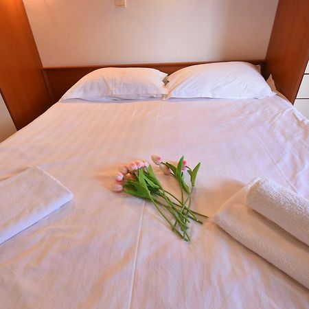 Grifone Igalo Apartment แฮร์เซ็ก-โนวี ภายนอก รูปภาพ
